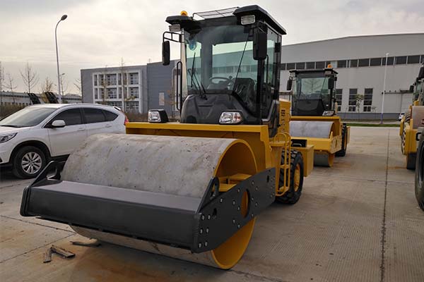 振動<a href='http://www.ytoven.com' target='_blank'>壓路機(jī)</a>